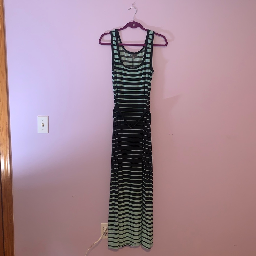 Stripped maxi dress w/belt